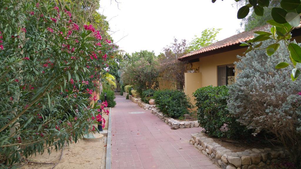 Almog Kibbutz Hotel Esterno foto