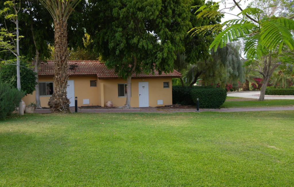 Almog Kibbutz Hotel Esterno foto